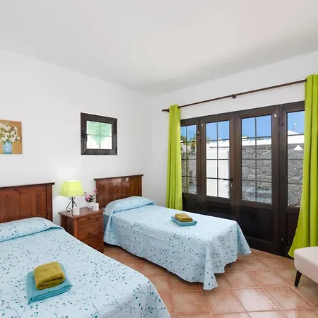 Alvaro Dos By Villa *